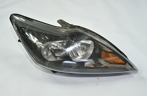 ford cıkma yedek focus 2 makyajli sağ far siyah